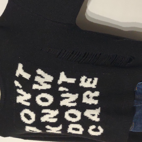Hot Topic Don't Know Dont Care Deconstructed Crop  Sweater - Picture 7 of 12